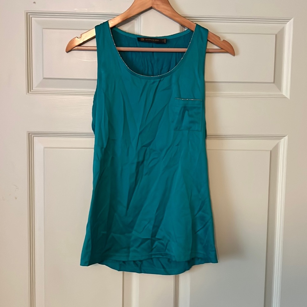 Aqua business top